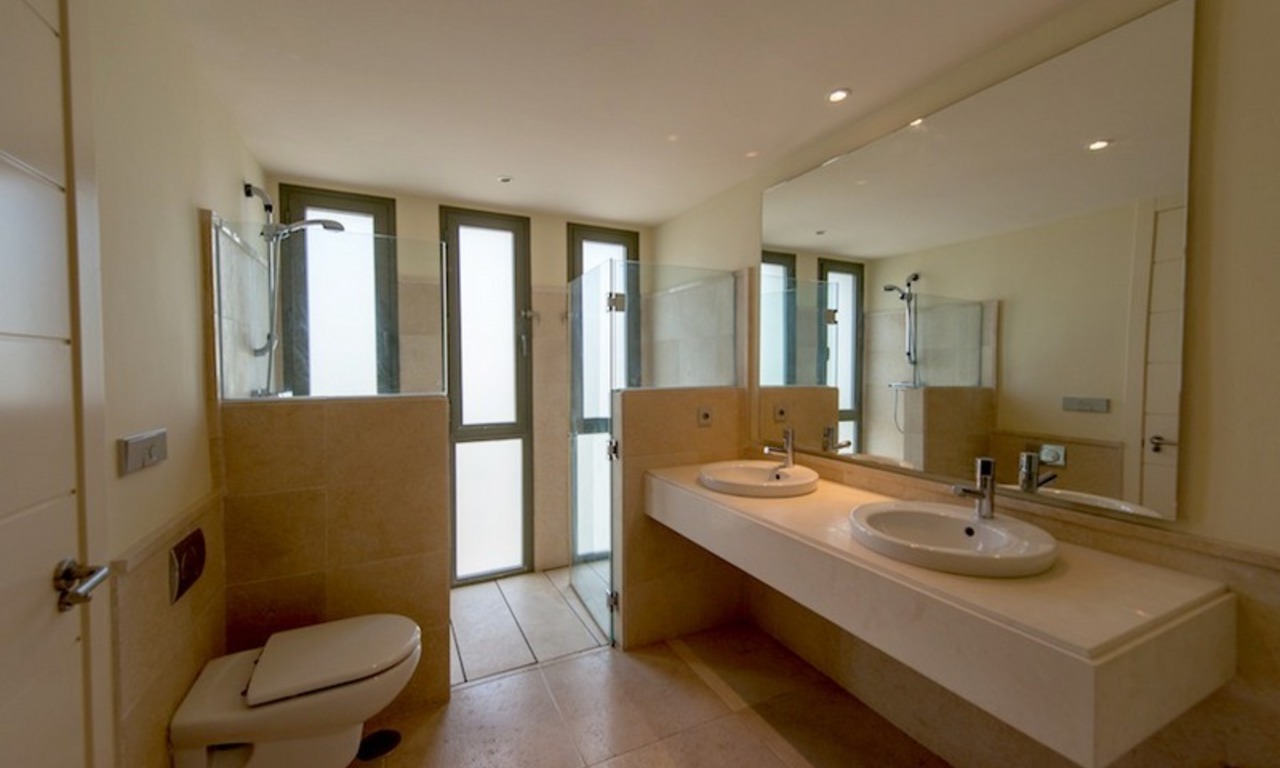 Luxury front line golf modern contemporary apartment for sale in a 5* golf resort, Benahavis - Estepona - Marbella 7