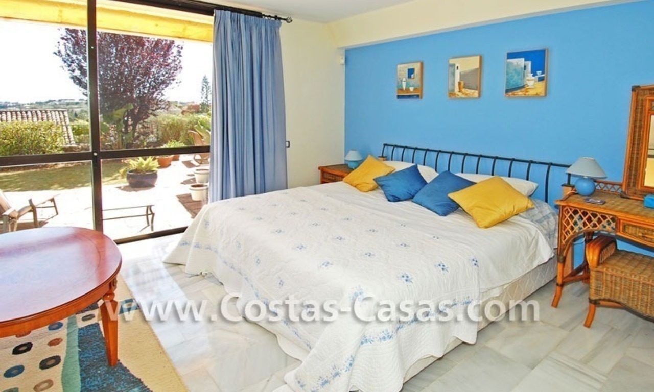 Bargain Andalusian style villa to buy in Nueva Andalucia - Marbella 16