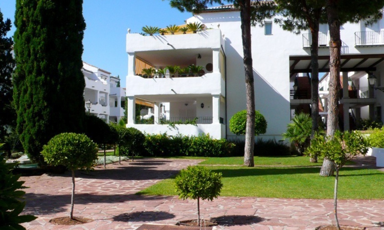 Beachside apartment to buy close to the beach, Marbella - Estepona 4