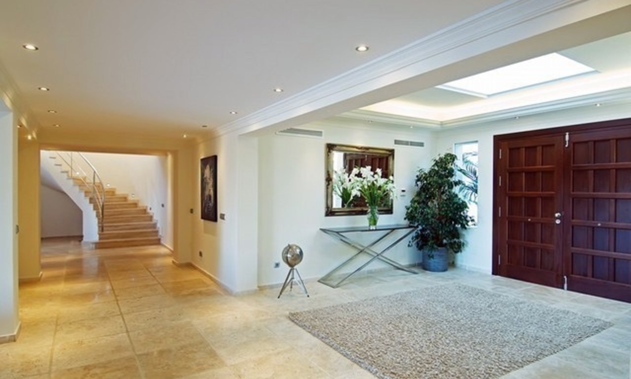 Exclusive modern villa for sale in Nueva Andalucia, Marbella 8