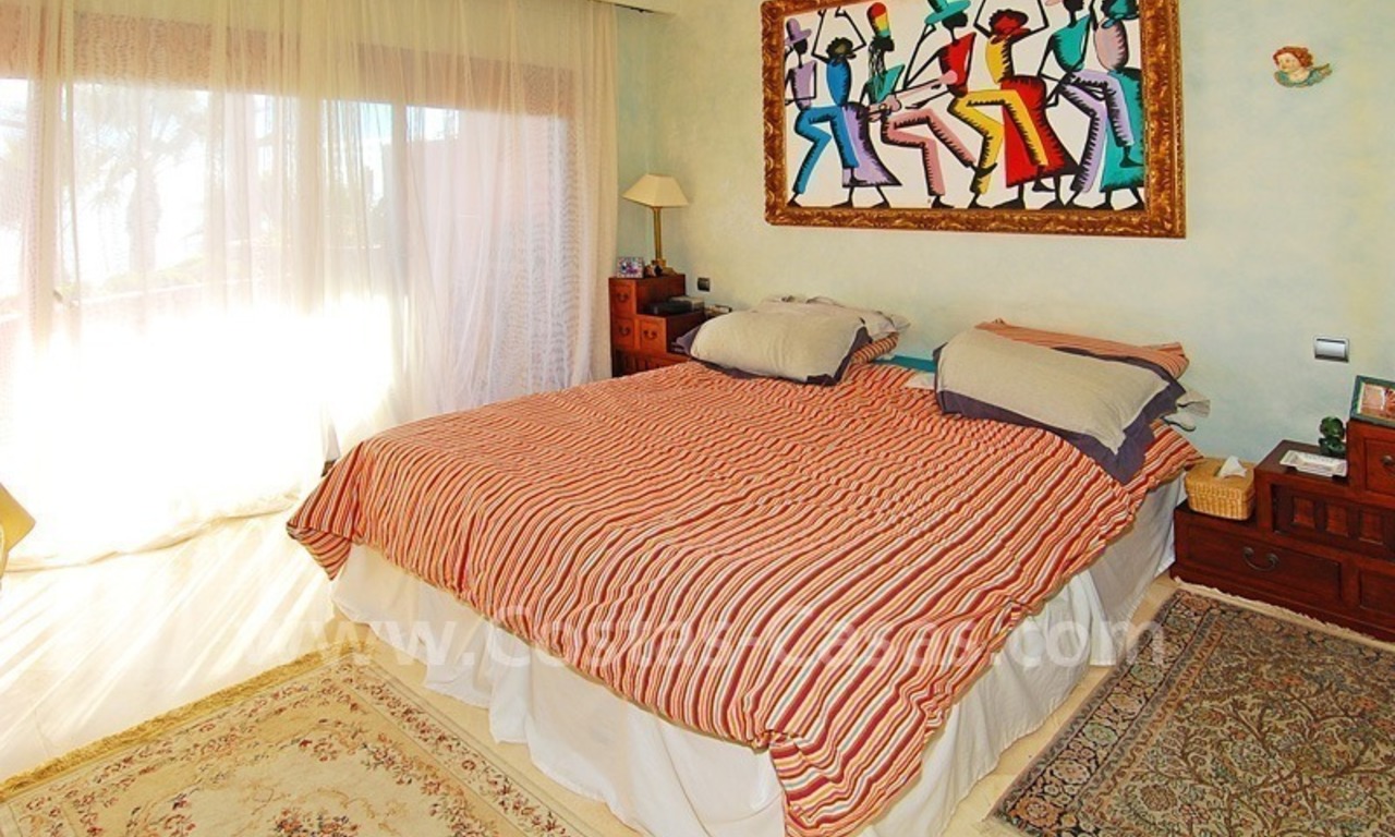 Luxury beachfront apartment for sale, frontline beach complex, New Golden Mile, Marbella - Estepona 12