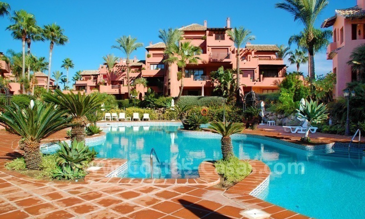Luxury beachfront apartment for sale, frontline beach complex, New Golden Mile, Marbella - Estepona 15
