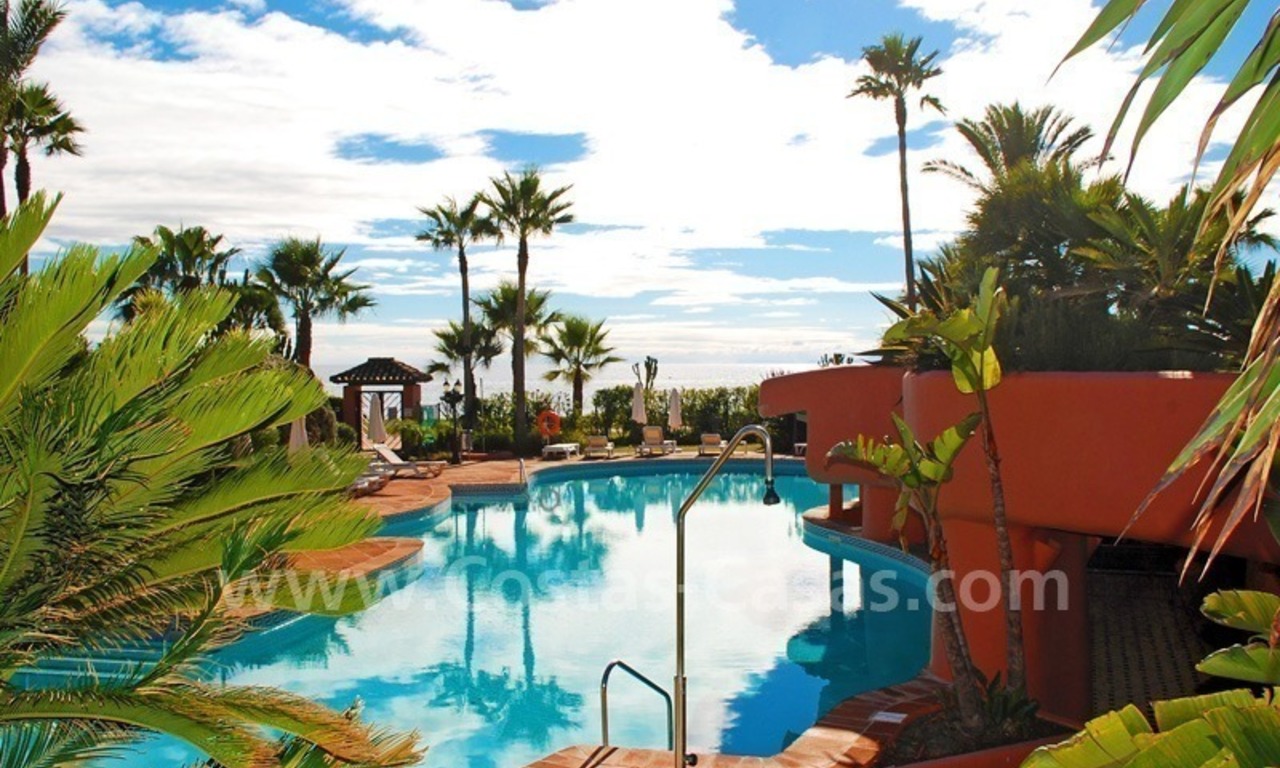Luxury beachfront apartment for sale, frontline beach complex, New Golden Mile, Marbella - Estepona 17