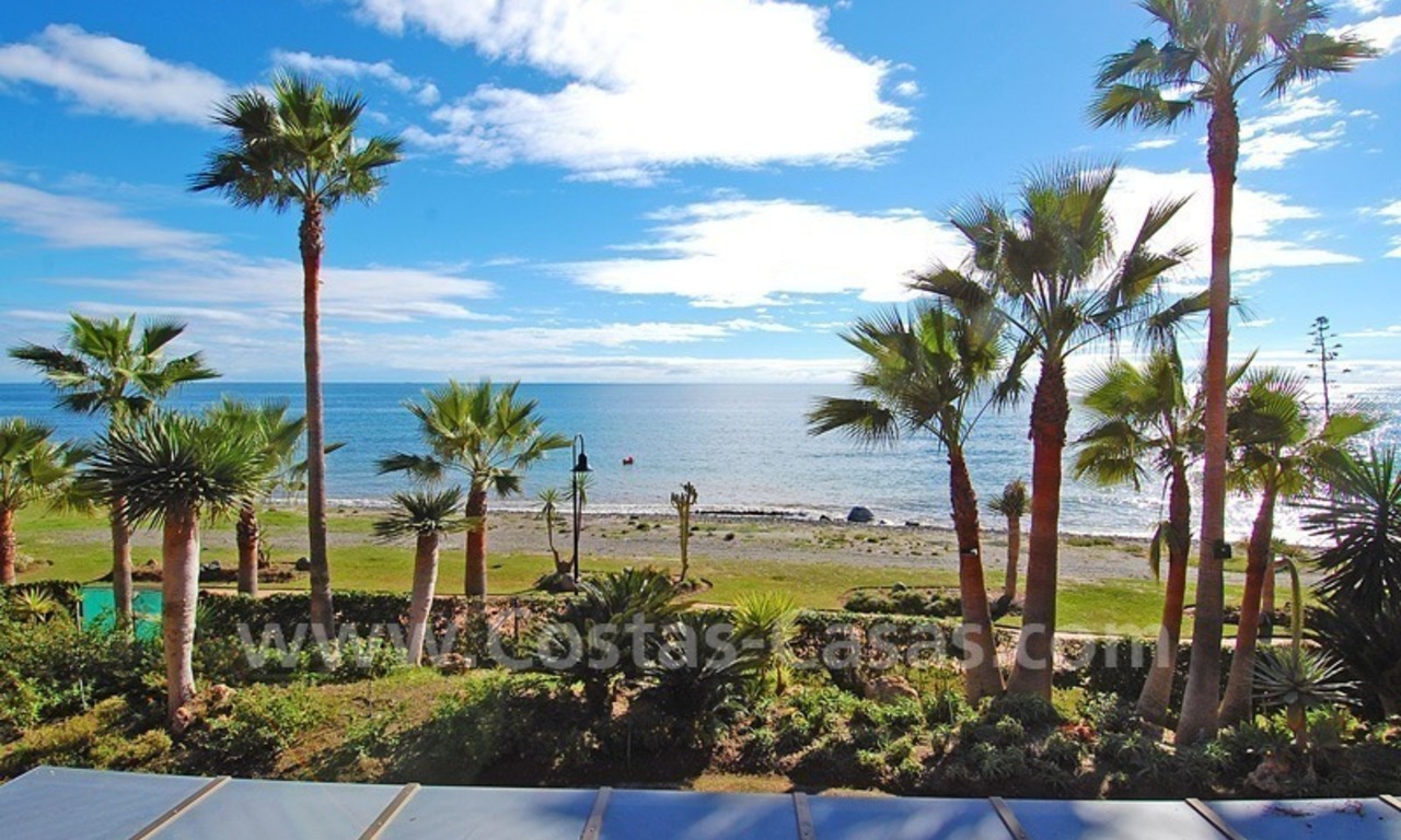 Luxury beachfront apartment for sale, frontline beach complex, New Golden Mile, Marbella - Estepona 3