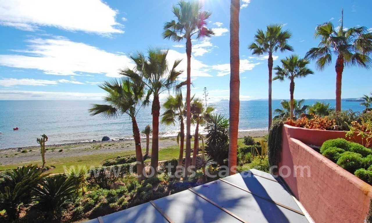 Luxury beachfront apartment for sale, frontline beach complex, New Golden Mile, Marbella - Estepona 4