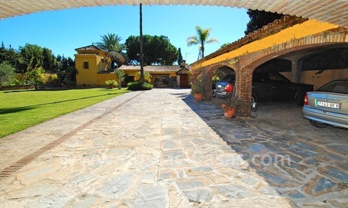 Beachside Cortijo style villa to renovate for sale near the beach in San Pedro - Marbella 