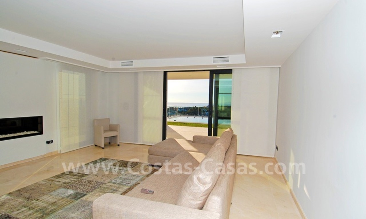 Modern quality luxury villa for sale in Marbella, adjacent to the golf course with panoramic sea views 6