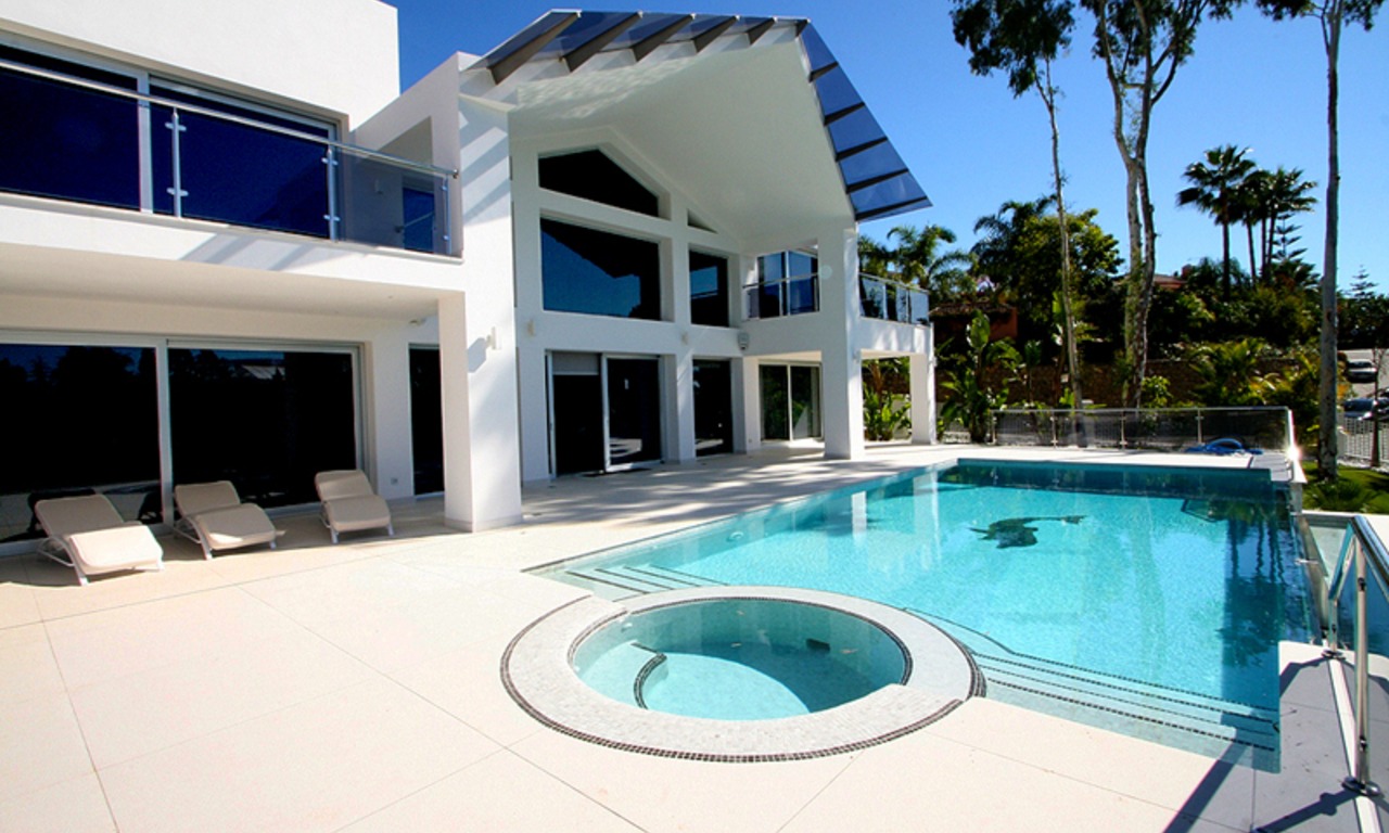 Modern contemporary villa for sale in Nueva Andalucia, Marbella 1