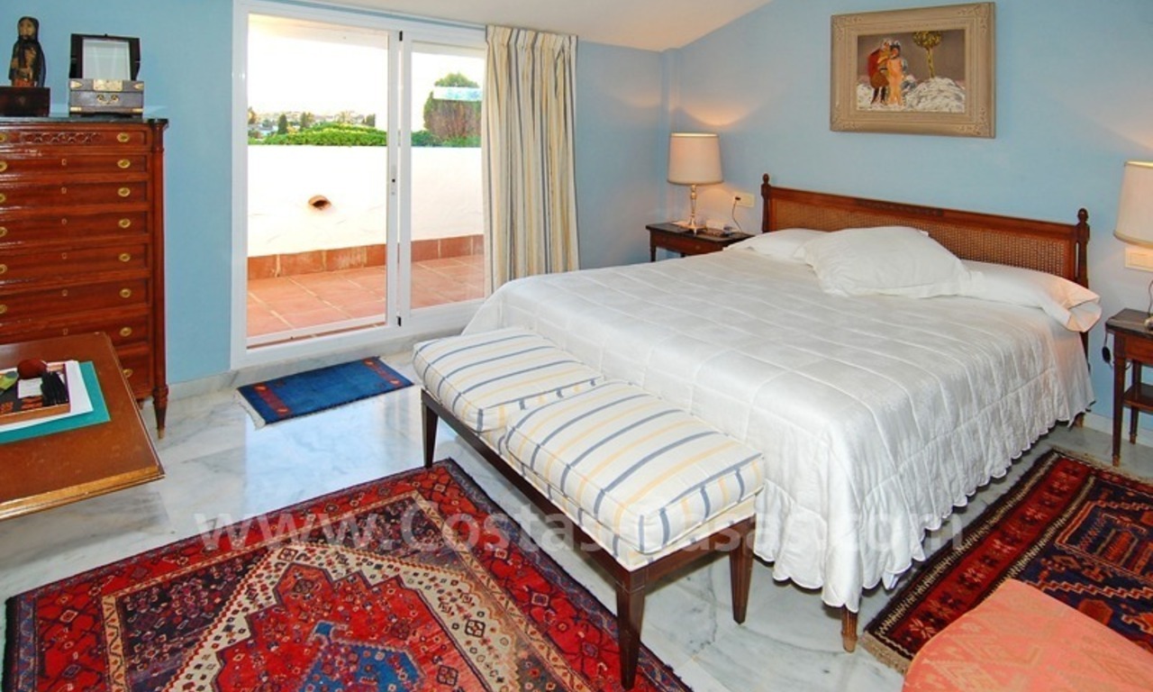 Bargain penthouse apartment for sale in Nueva Andalucia, Marbella 7