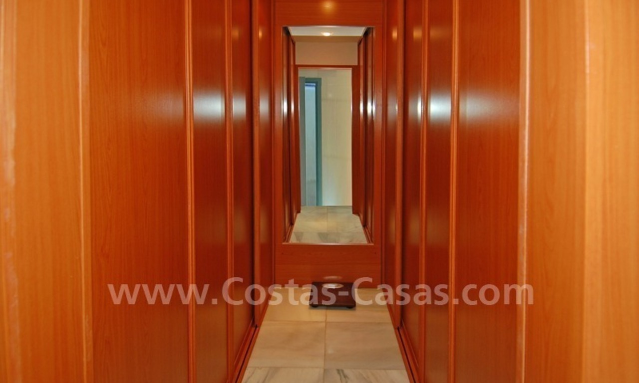 Bargain penthouse apartment for sale in Nueva Andalucia, Marbella 8