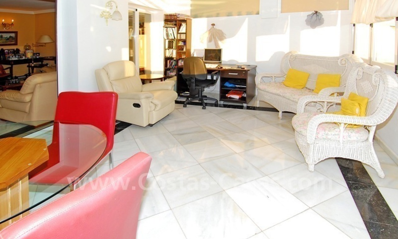 Bargain penthouse apartment for sale in Nueva Andalucia, Marbella 5