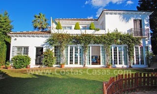 Beachside luxury villa for sale in the Golden Mile – Marbella centre 1