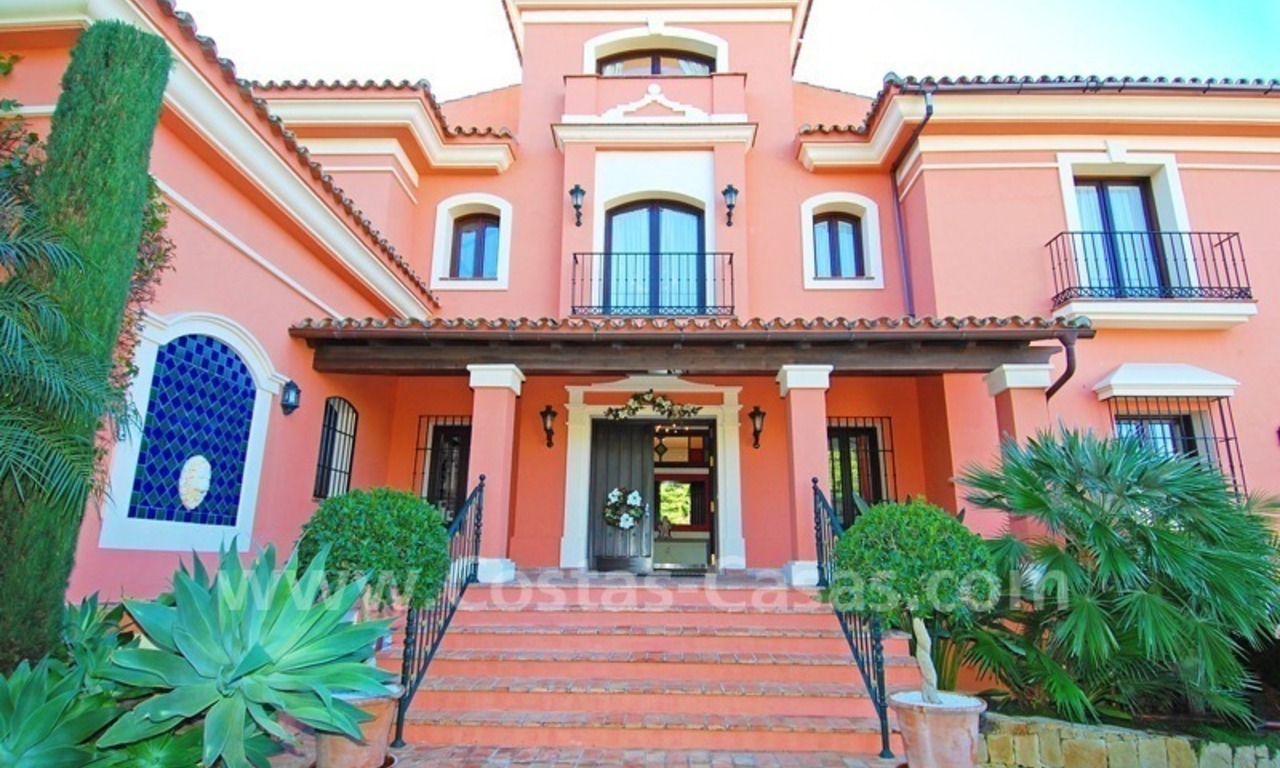 Classical Andalusian villa for sale on the Golden Mile in Marbella 11