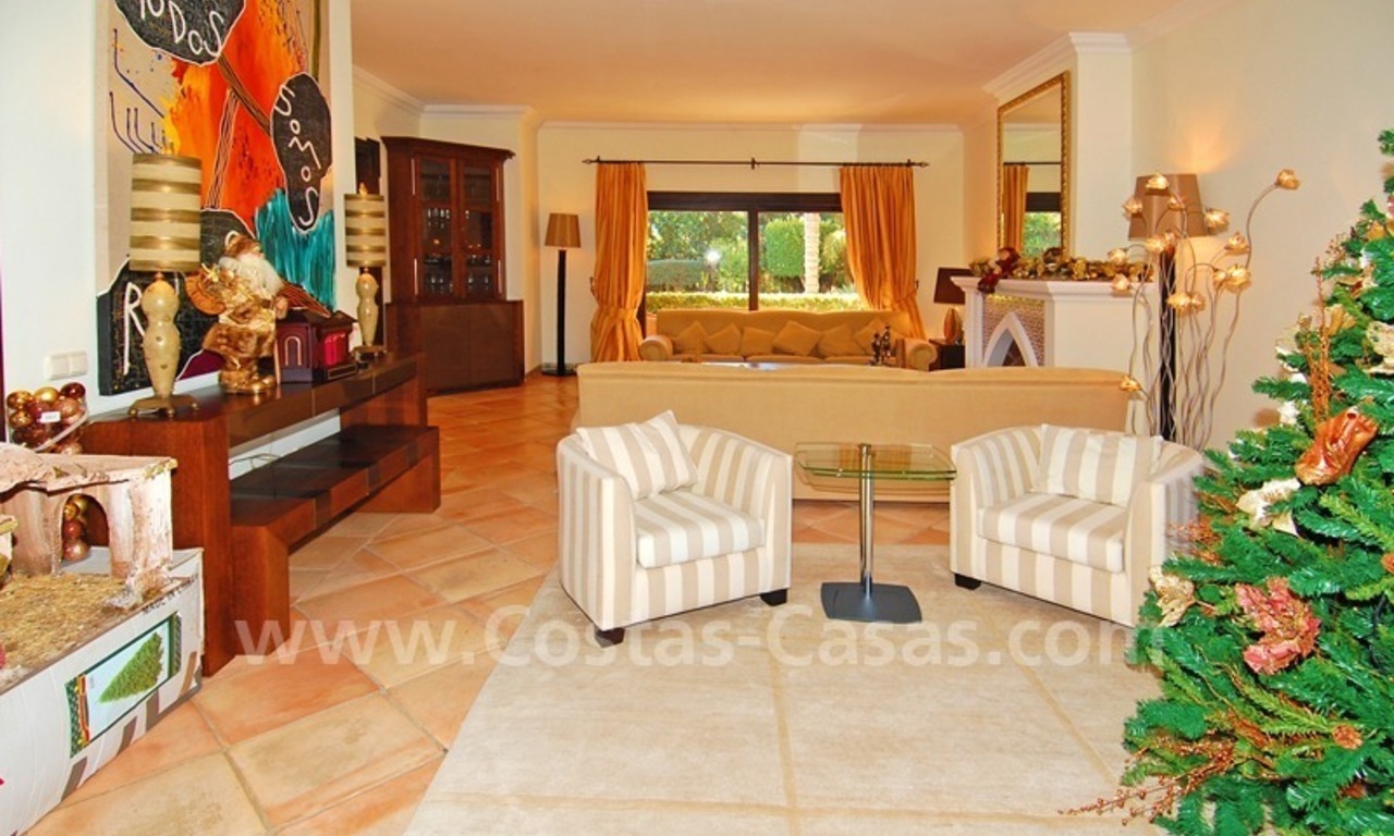 Classical Andalusian villa for sale on the Golden Mile in Marbella 13