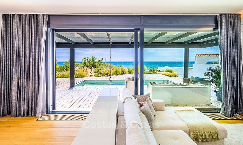 Modern beachfront villa for sale in Marbella with breathtaking sea views 1191