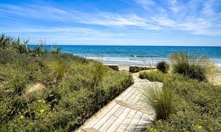 Modern beachfront villa for sale in Marbella with breathtaking sea views 1203 