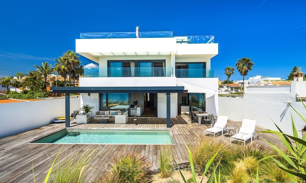 Modern beachfront villa for sale in Marbella with breathtaking sea views 1205