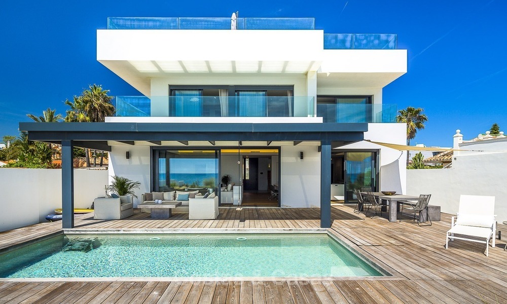 Modern beachfront villa for sale in Marbella with breathtaking sea views 1207