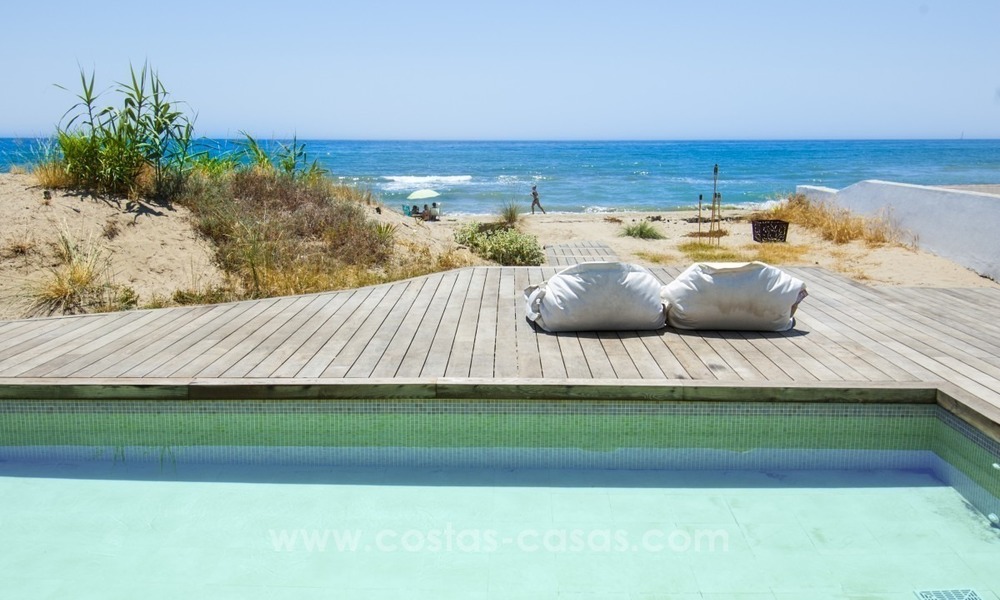 Modern beachfront villa for sale in Marbella with breathtaking sea views 1224