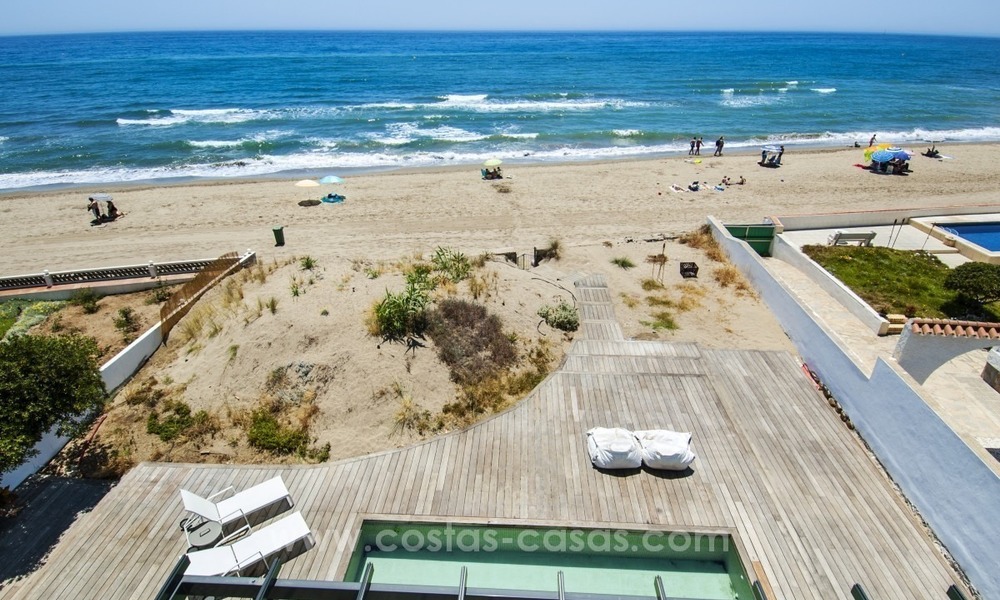 Modern beachfront villa for sale in Marbella with breathtaking sea views 1217