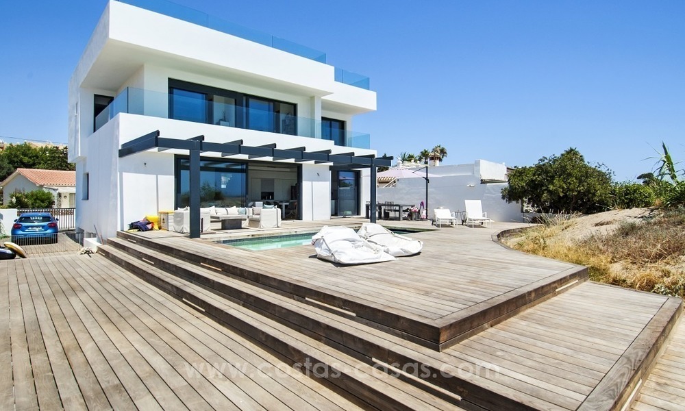 Modern beachfront villa for sale in Marbella with breathtaking sea views 1222