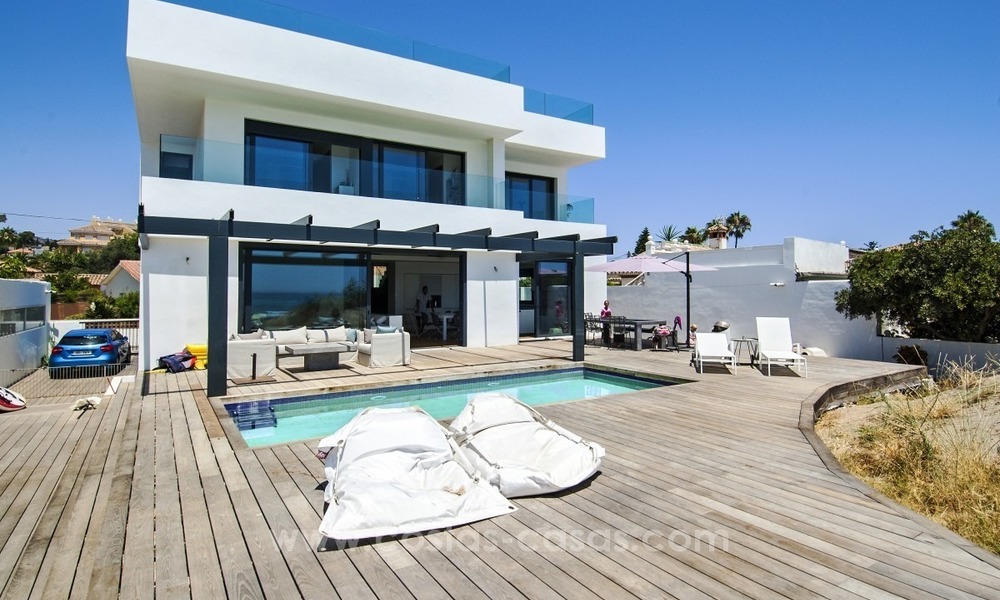 Modern beachfront villa for sale in Marbella with breathtaking sea views 1223