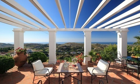 Exclusive villa for sale in a golf resort, Marbella - Benahavis 