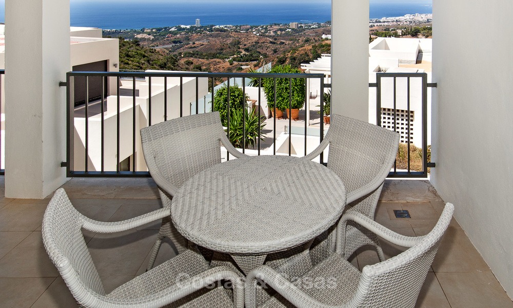 Opportunity! Luxury Modern Apartment For Sale in Marbella with breathtaking sea view, ready to move in 14598