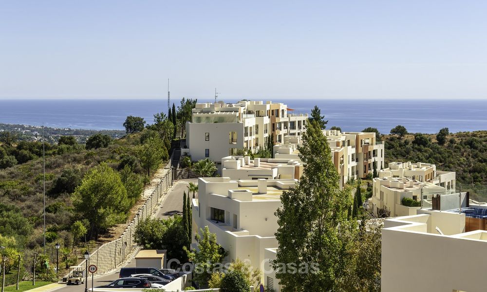 Opportunity! Luxury Modern Apartment For Sale in Marbella with breathtaking sea view, ready to move in 17045