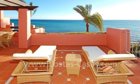 Luxury frontline beach corner penthouse for sale, first line beach complex, New Golden Mile, Marbella - Estepona 