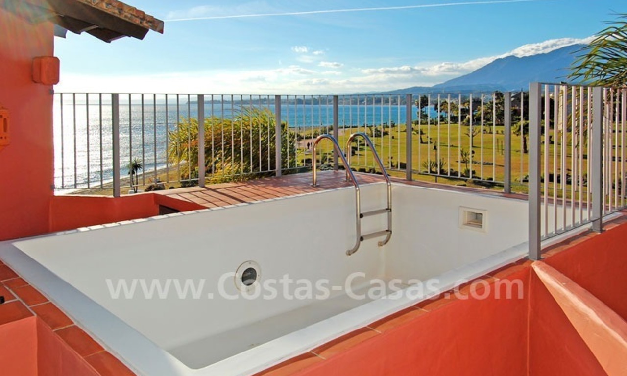 Luxury frontline beach corner penthouse for sale, first line beach complex, New Golden Mile, Marbella - Estepona 24