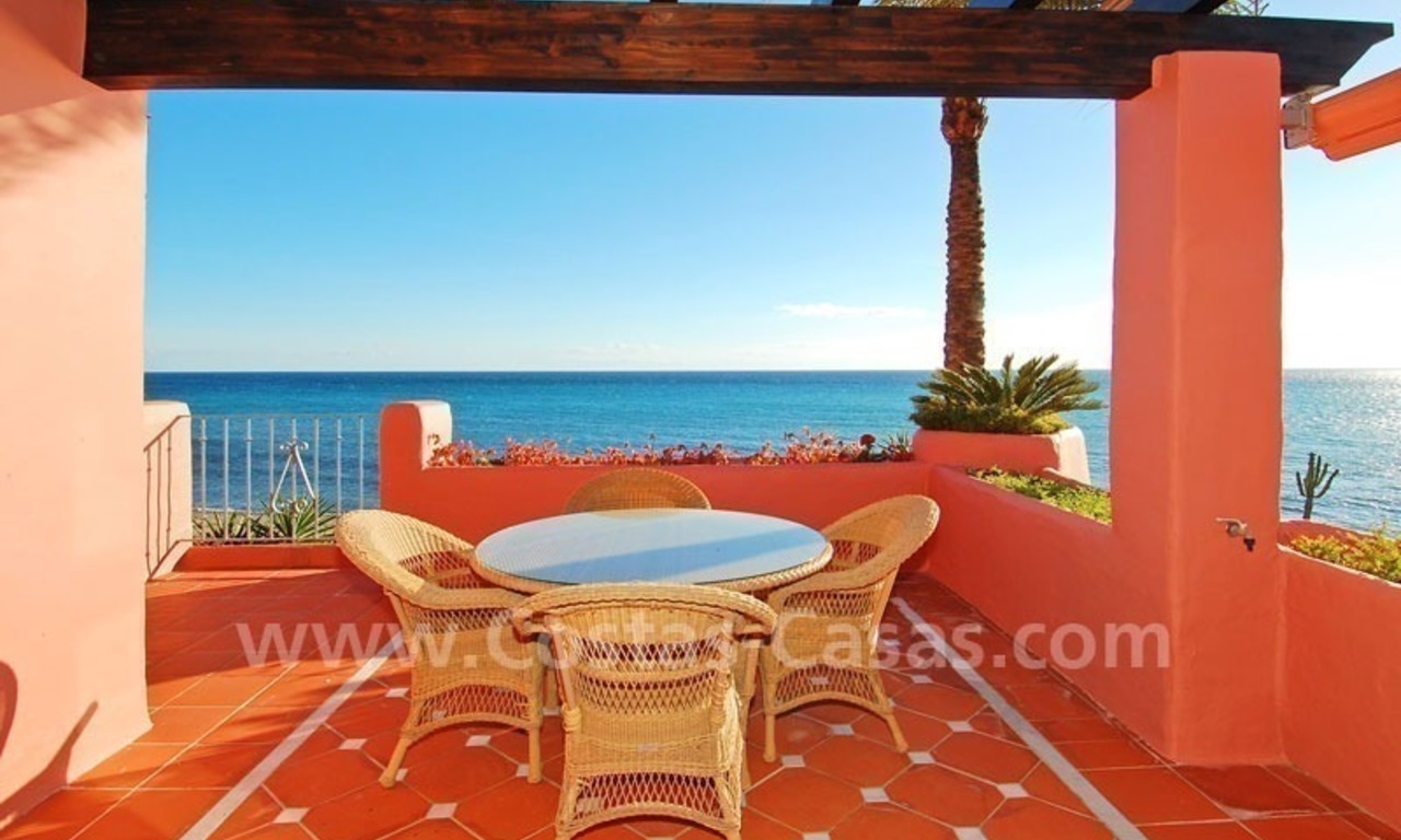 Luxury frontline beach corner penthouse for sale, first line beach complex, New Golden Mile, Marbella - Estepona 8