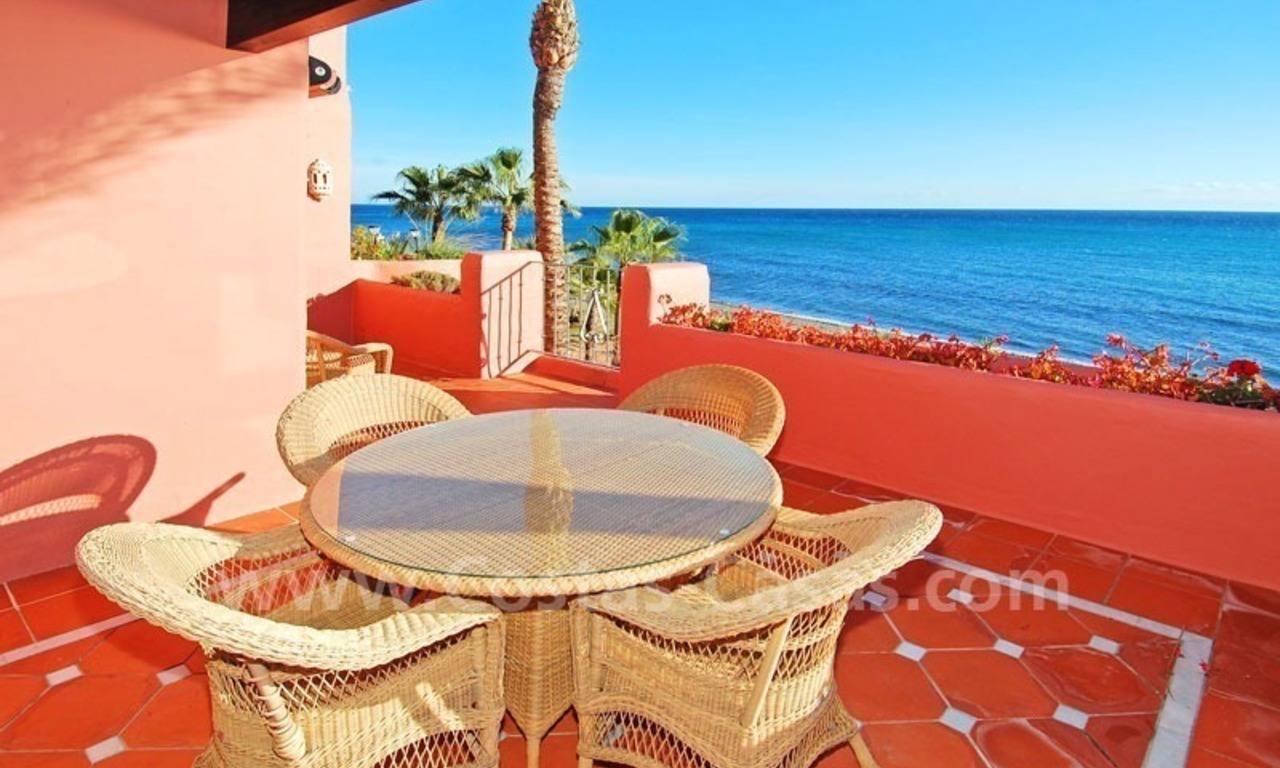 Luxury frontline beach corner penthouse for sale, first line beach complex, New Golden Mile, Marbella - Estepona 9