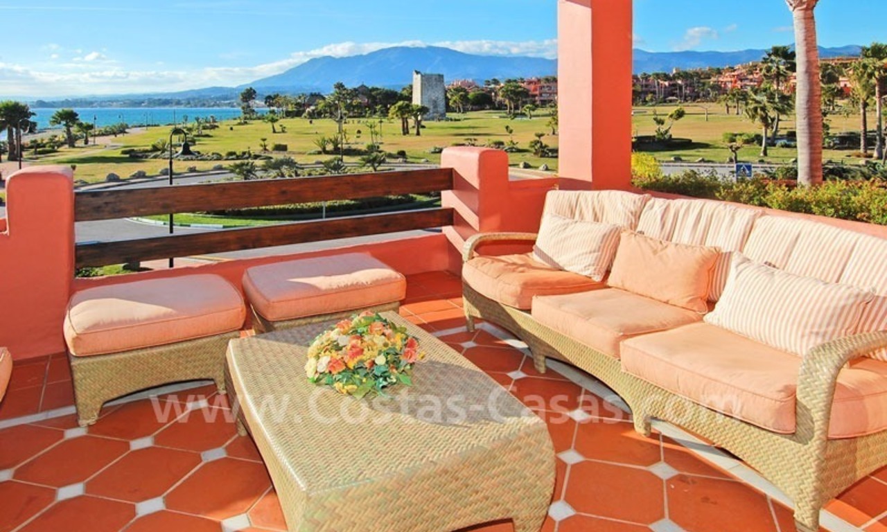 Luxury frontline beach corner penthouse for sale, first line beach complex, New Golden Mile, Marbella - Estepona 14