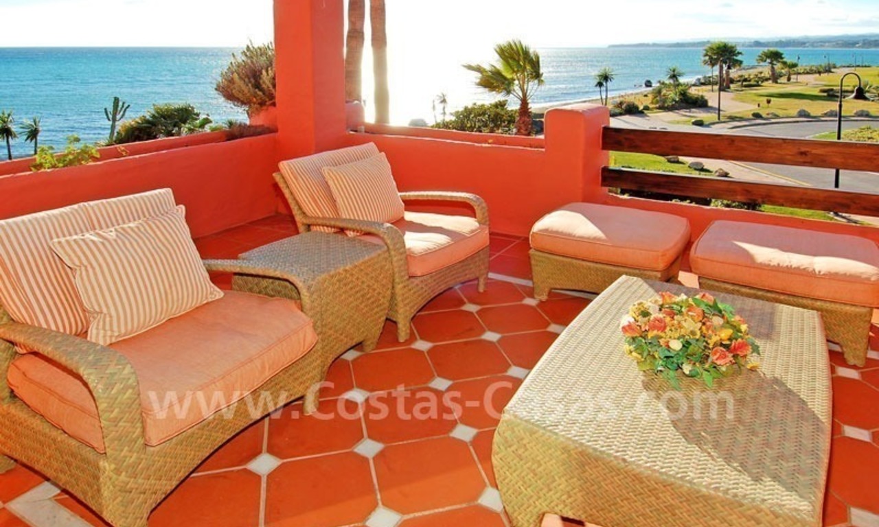 Luxury frontline beach corner penthouse for sale, first line beach complex, New Golden Mile, Marbella - Estepona 15