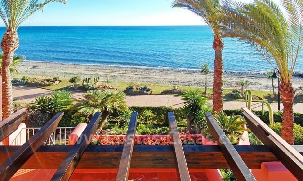 Luxury frontline beach corner penthouse for sale, first line beach complex, New Golden Mile, Marbella - Estepona 7