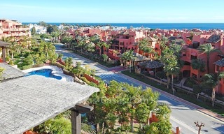 Beachside apartment sfor sale in a second line beach complex on the New Golden Mile, Marbella - Estepona 14