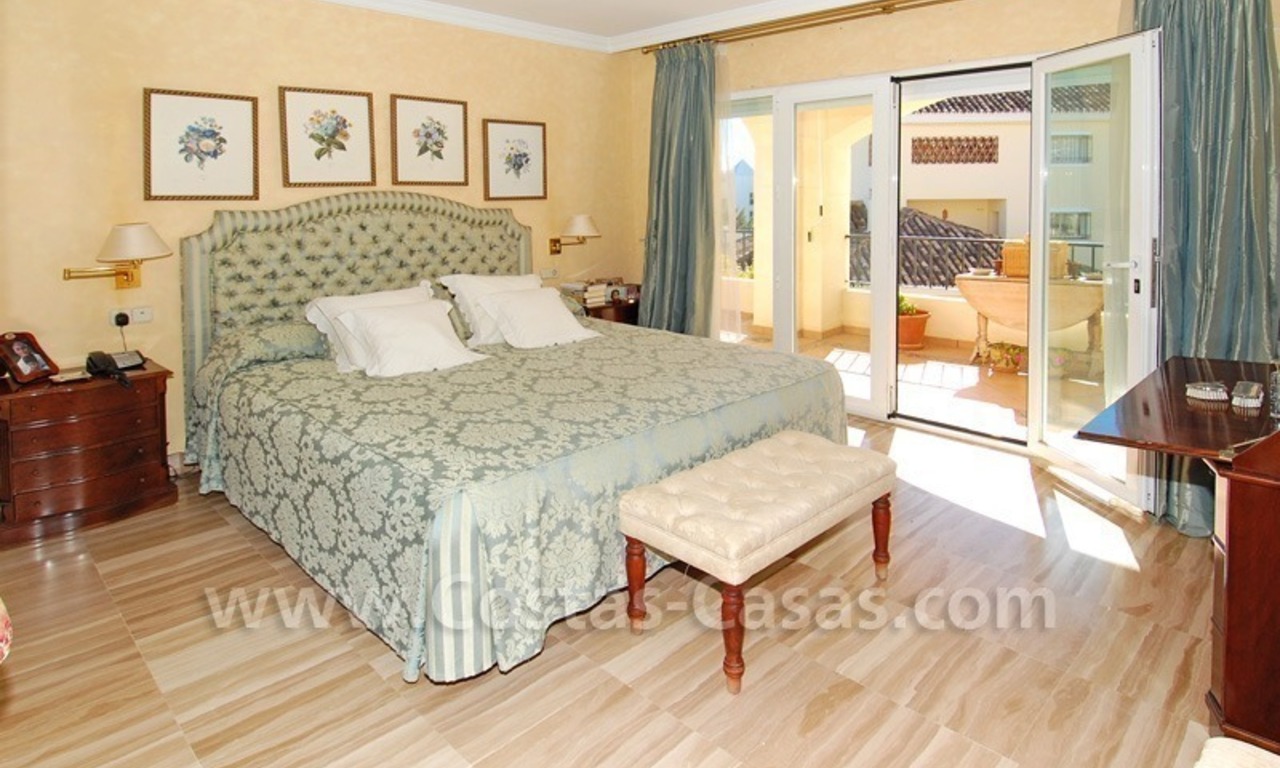 Beachside luxury corner apartment for sale in Marbella 11