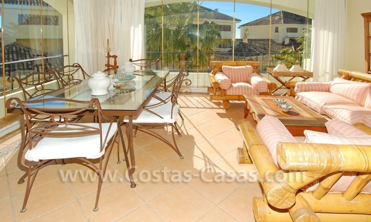Beachside luxury corner apartment for sale in Marbella 3