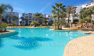 Luxury beachside apartment for sale in a frontline beach complex, New Golden Mile, Marbella - Estepona 21