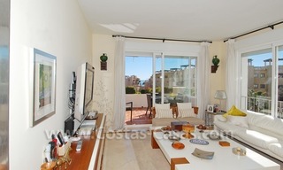 Luxury beachside apartment for sale in a frontline beach complex, New Golden Mile, Marbella - Estepona 2
