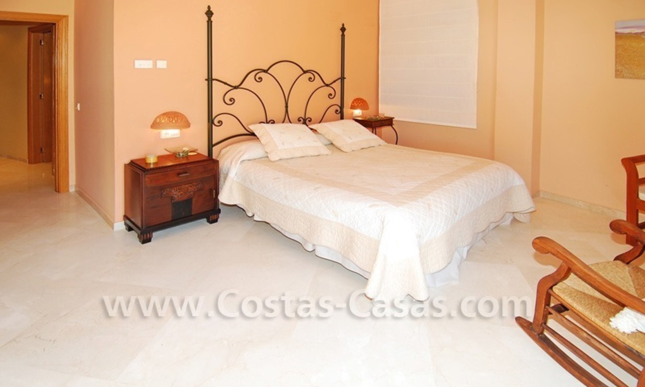 Luxury beachside apartments for sale, New Golden Mile, Marbella - Estepona 22