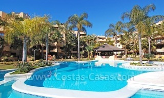 Luxury beachside apartments for sale, New Golden Mile, Marbella - Estepona 26