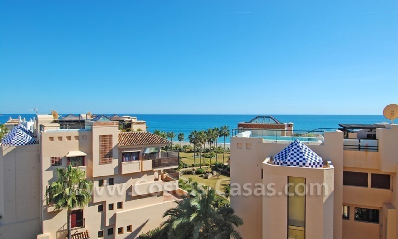 Luxury beachside apartments for sale, New Golden Mile, Marbella - Estepona 3