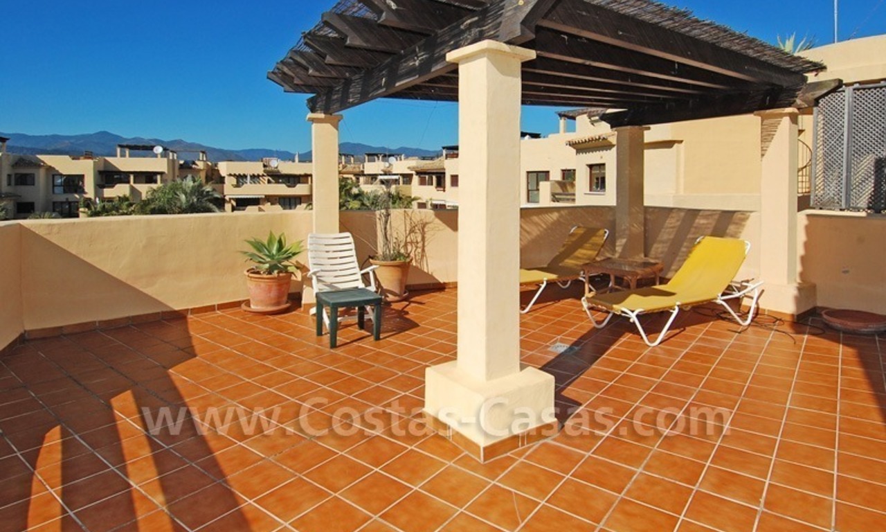 Luxury beachside apartments for sale, New Golden Mile, Marbella - Estepona 10