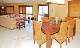 Luxury beachside apartments for sale, New Golden Mile, Marbella - Estepona 16