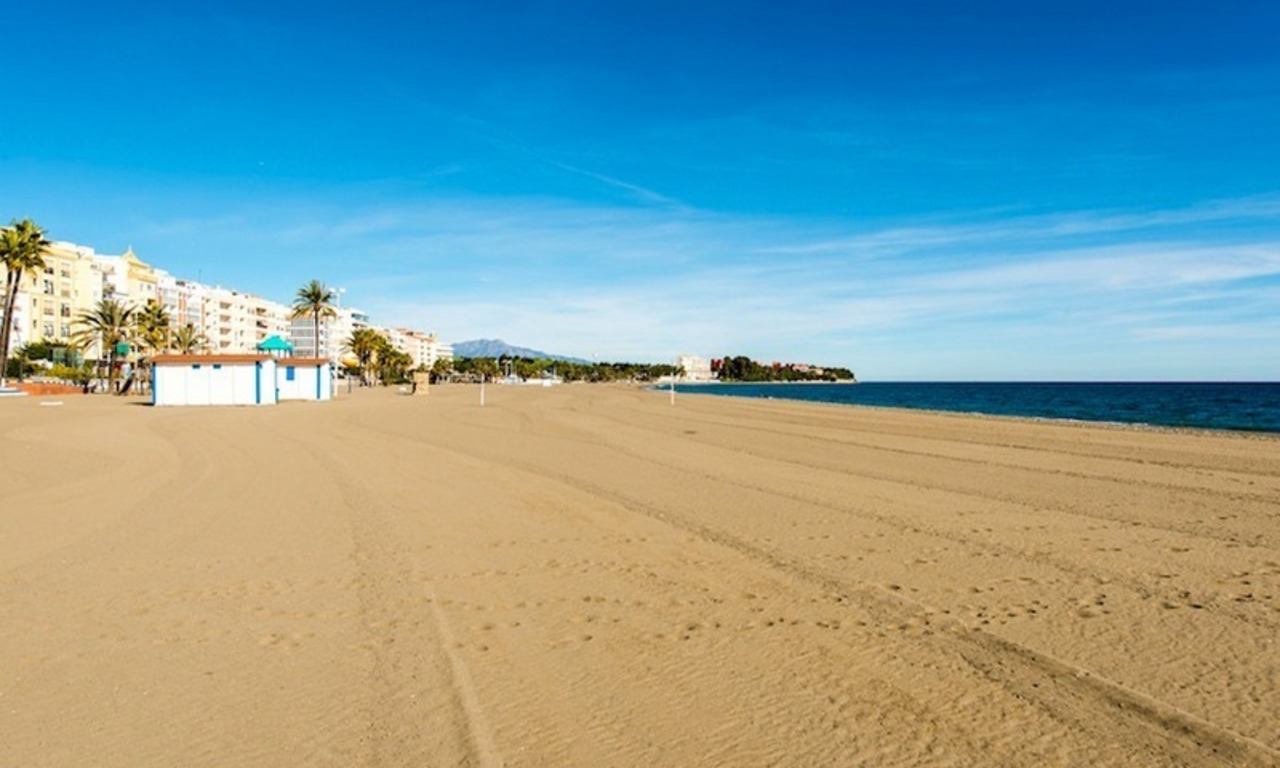 Penthouse apartments for sale next to each other, beachfront in Estepona centre 18