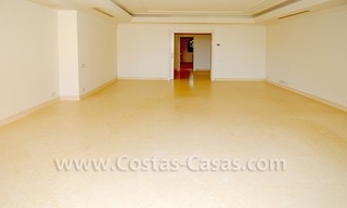 Luxury frontline beach apartment for sale, first line beach complex, New Golden Mile, Marbella - Estepona 4