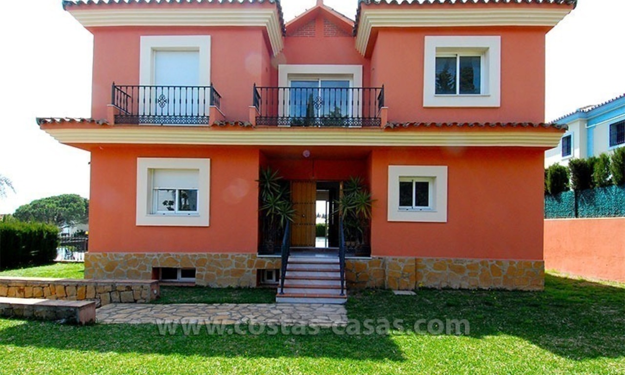 Bargain newly built villa for sale in the New Golden Mile, Marbella - Estepona 3