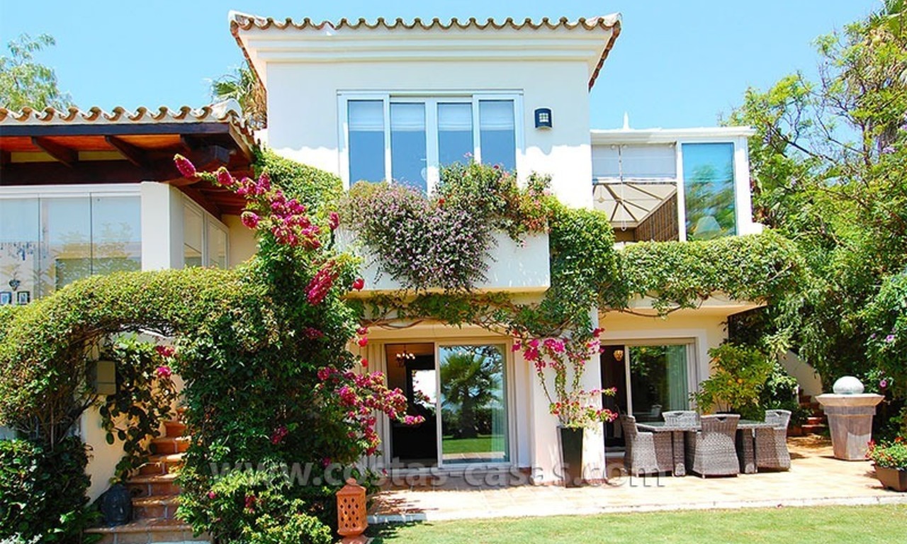 First line golf villa for sale in Marbella – Benahavis 1